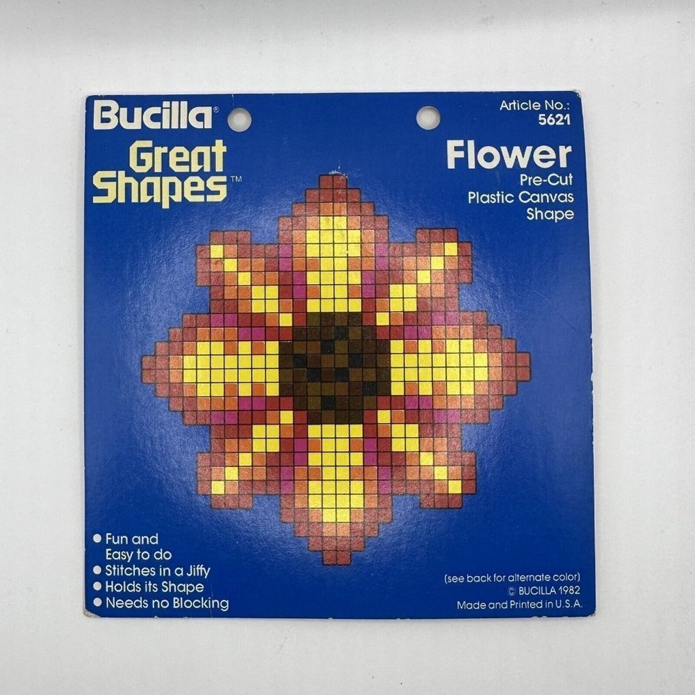 Vintages Bucilla Great Shapes 1982 Pre-Cut Plastic Canvas Shapes Flower No 5621 - Picture 1 of 9